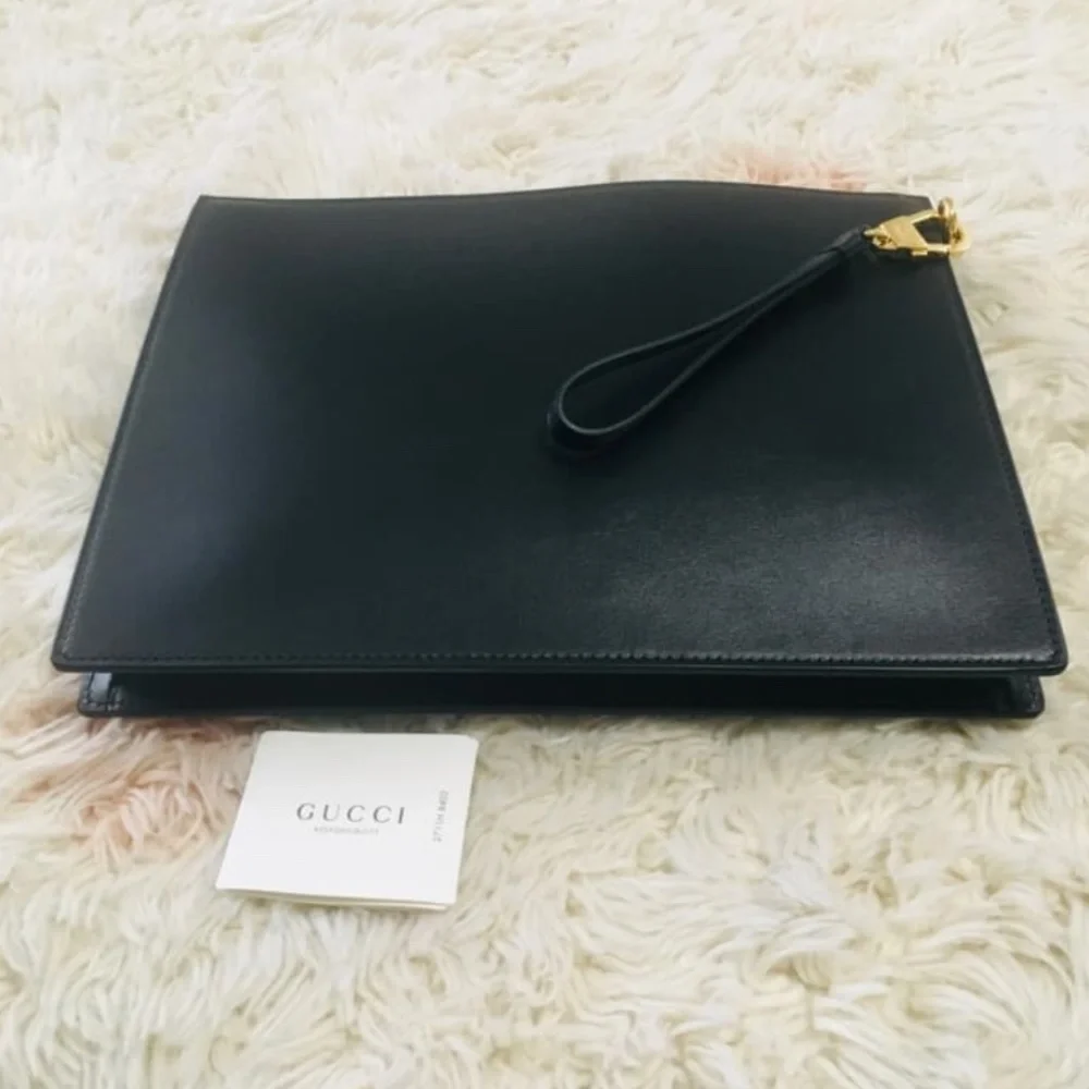 New Authentic Gucci Logo Pouch Bag